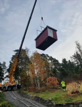 Kranlyft av byggmodul - byggnationer