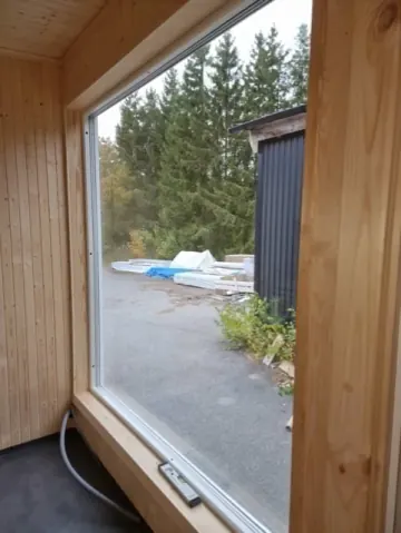 Fönsterparti fran insida - dörr- och fönsterbyten